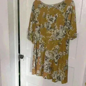 Paisley Grace Boutique Mustard& Gray Floral Bell Sleeve Swing Dress Size Medium